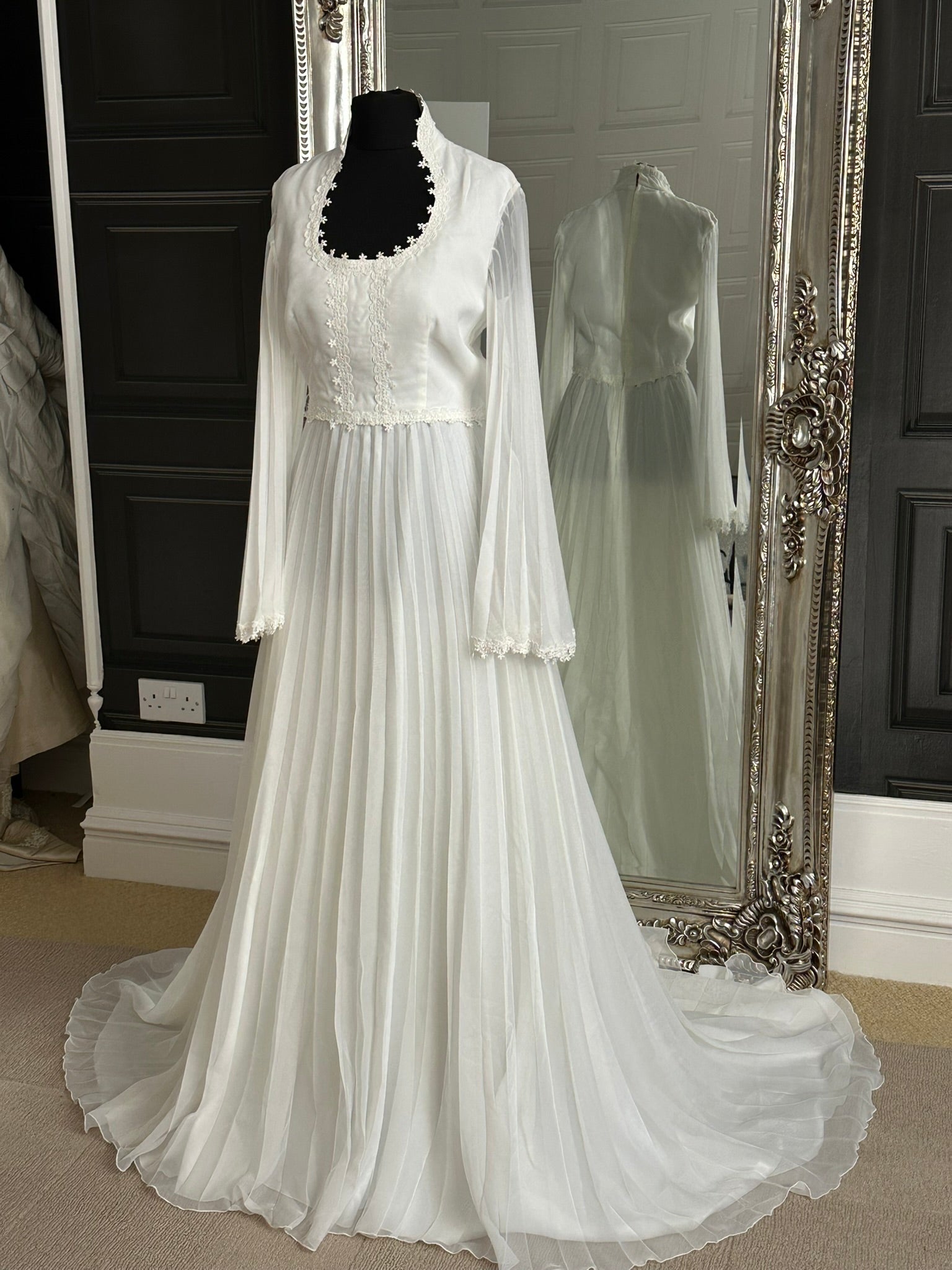True Vintage 1970s Wedding Dress with Angel Sleeves | Halo Pleats True Vintage 1970s Wedding Dress with Angel Sleeves | Halo Pleats