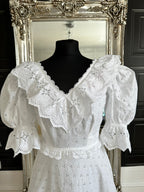 Frill Seeker