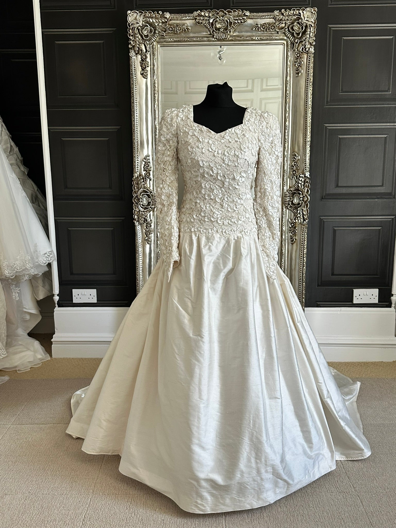 designer vintage wedding dress Looking For Dresses? Moda Operandi's New Offering Is a Fashion Bride's Dream Vintage Wedding Dresses | Kleinfeld