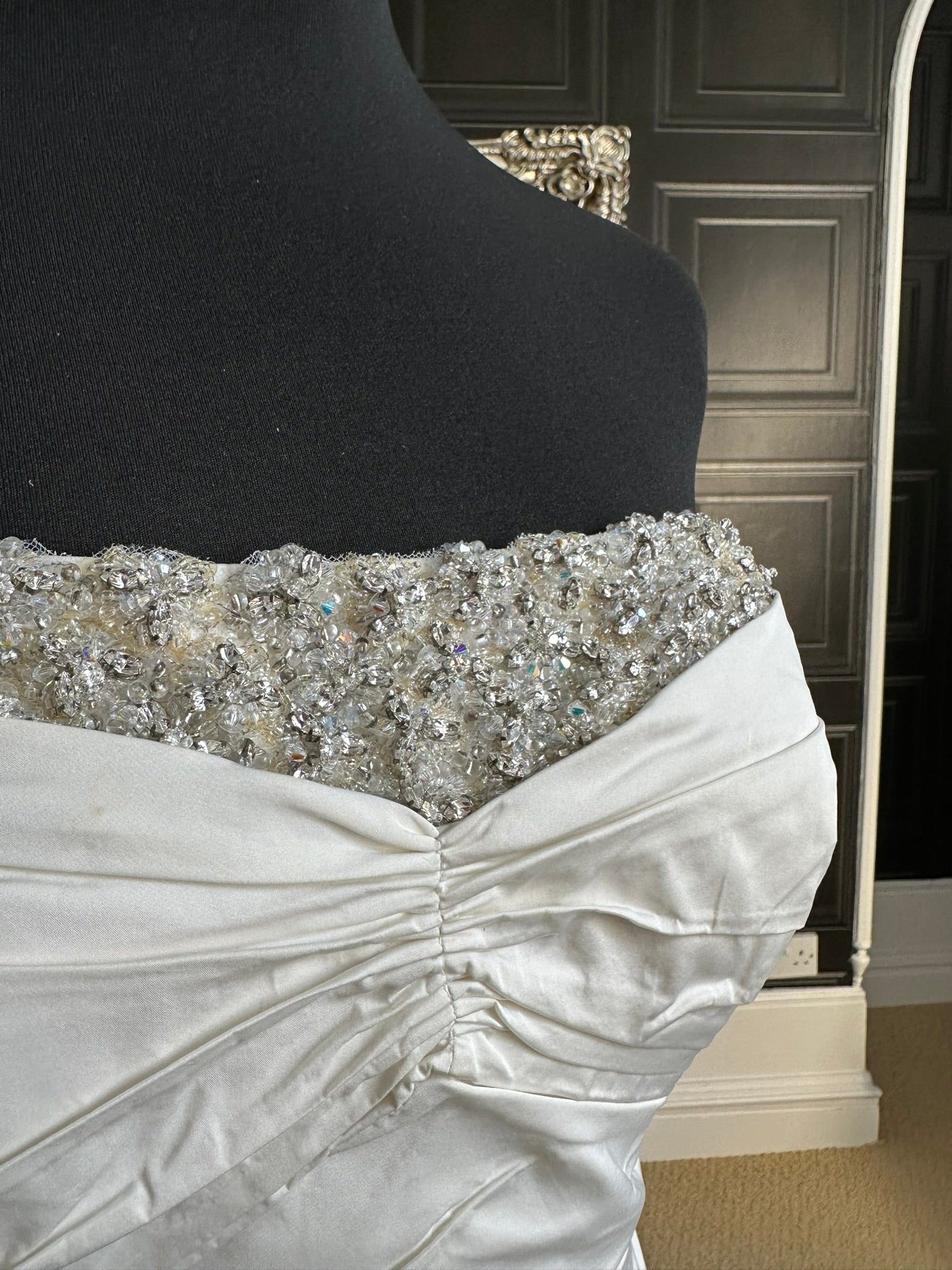 Statuesque Sparkling