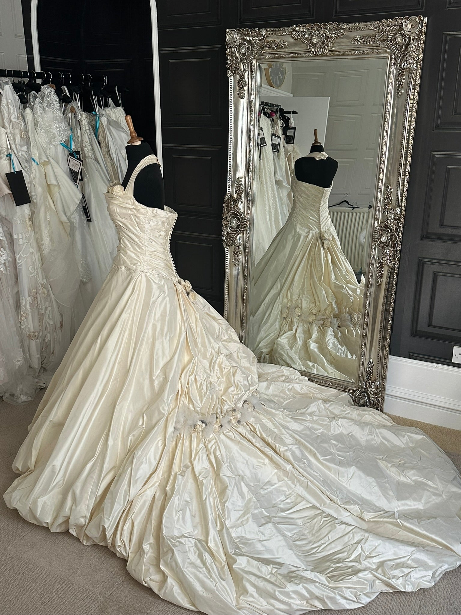wedding dress designer ian stuart RIP Ian Stuart Holly Winter Couture